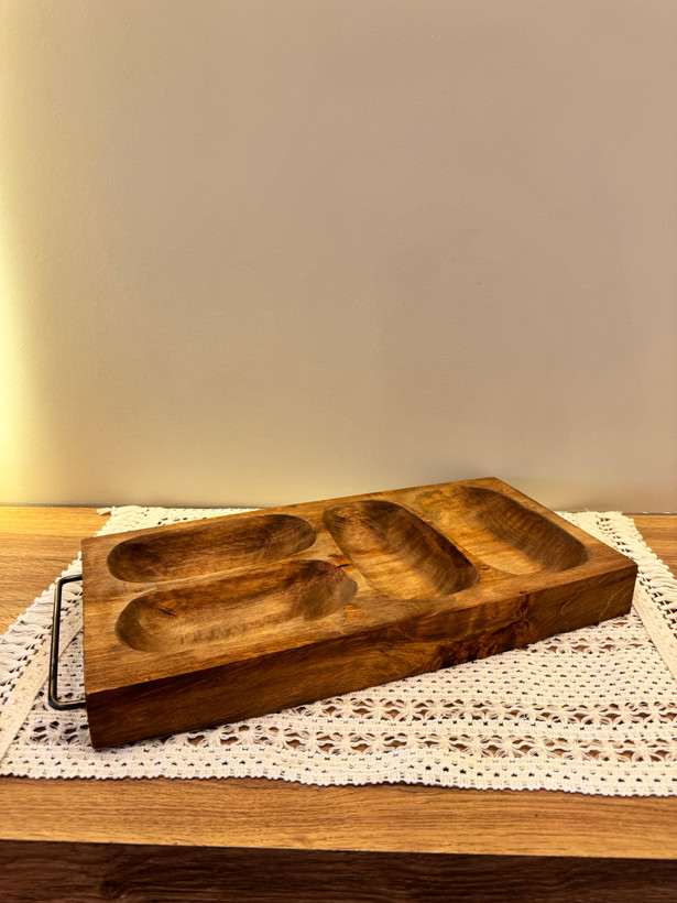 اردو خوری چوبی چهار خانه