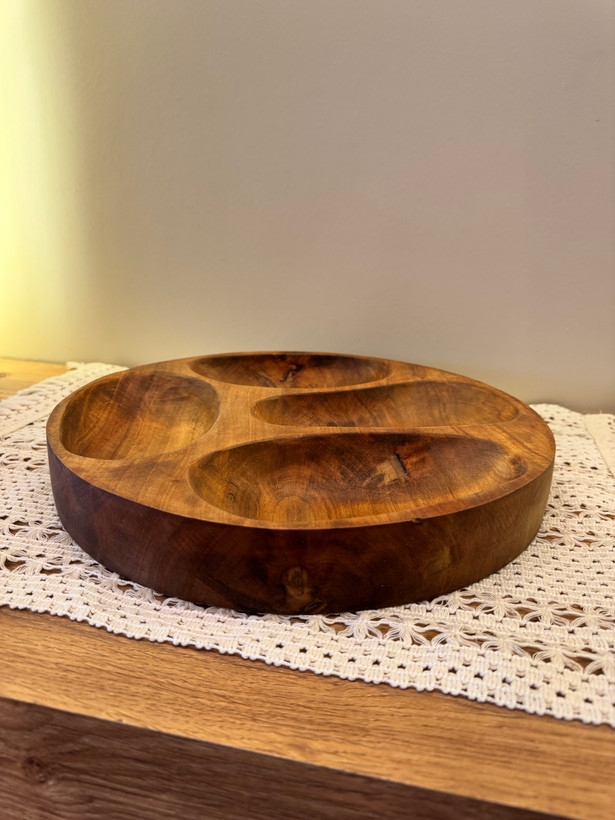 اردو خوری چوبی چهار خانه